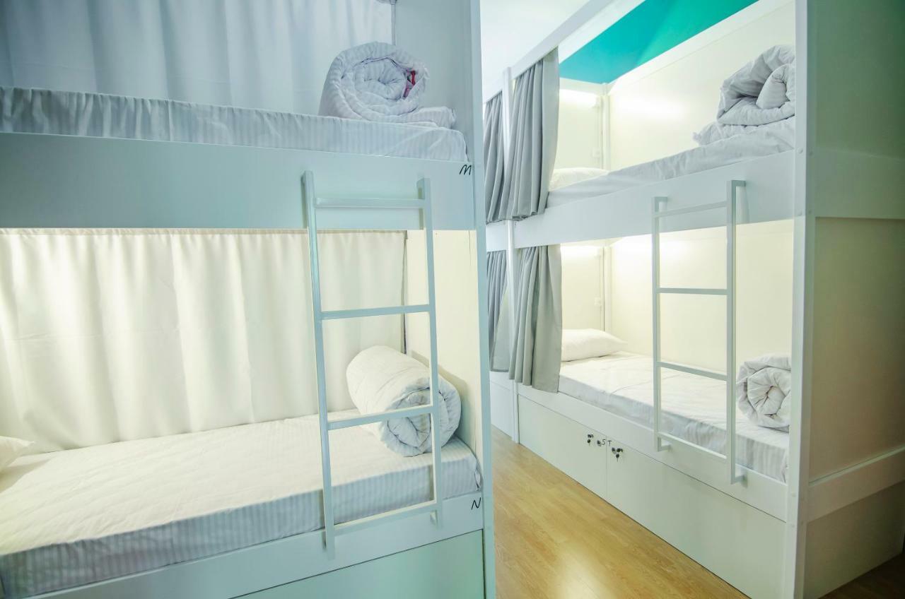 Friends Hostel Lviv Rustaveli Str Bagian luar foto