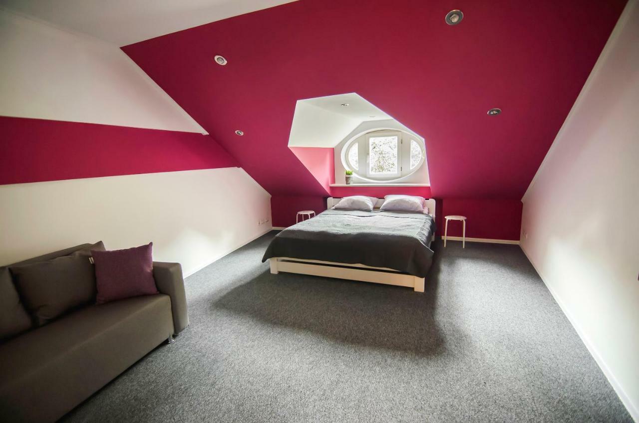 Friends Hostel Lviv Rustaveli Str Bagian luar foto