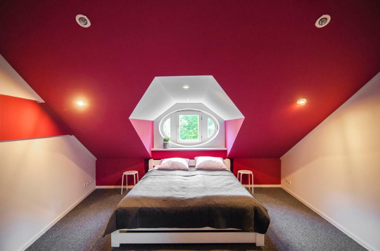 Friends Hostel Lviv Rustaveli Str Bagian luar foto
